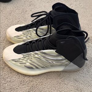 adidas Yeezy BSKTBL QNTM BKSTBL Performance Basketball Model Size 11